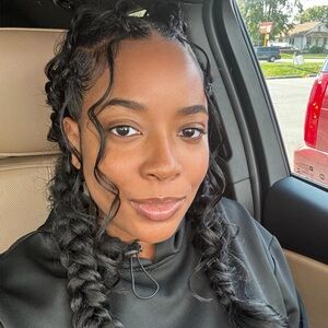 Meet your Posher, Christine